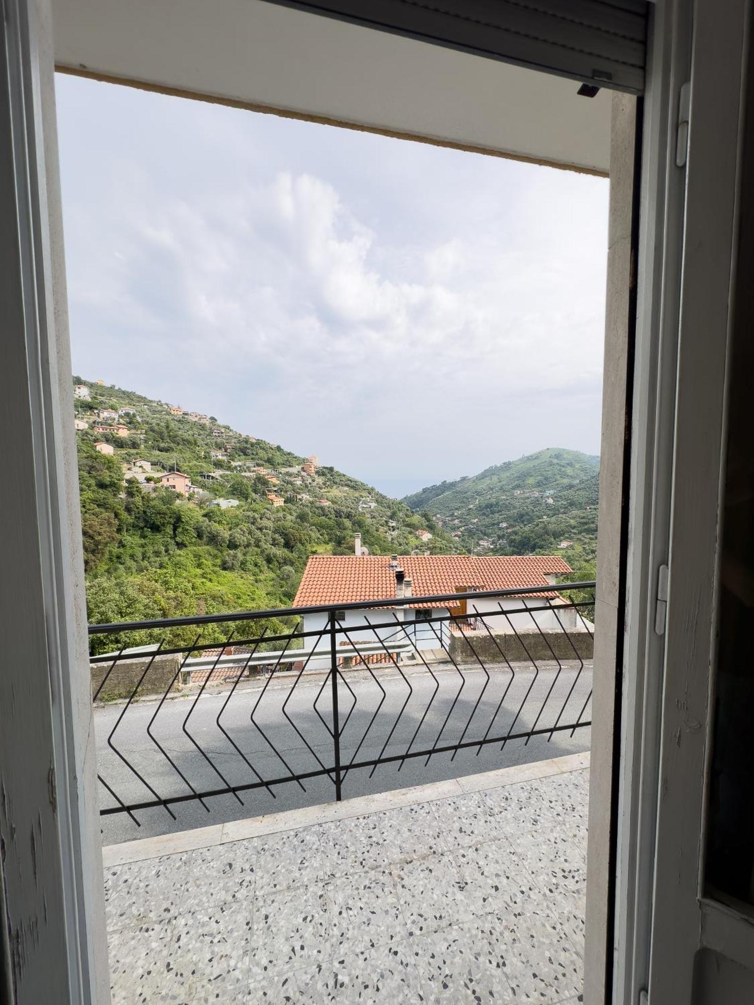 Sanremo Mare E Relax - Affittasi "Casa Illiade" Con Parcheggio Libero, Terrazza E Wi-Fi Apartment Ngoại thất bức ảnh