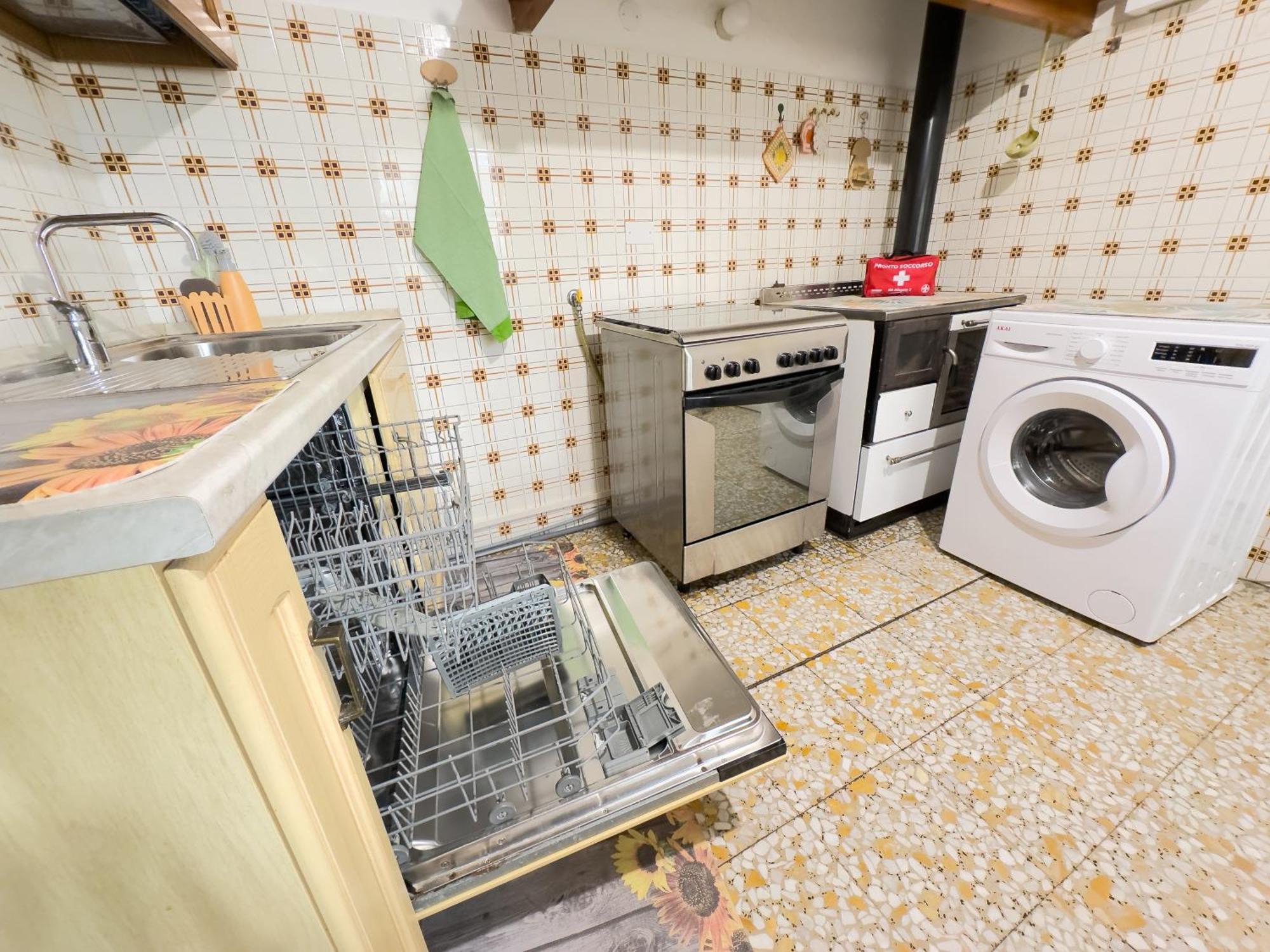 Sanremo Mare E Relax - Affittasi "Casa Illiade" Con Parcheggio Libero, Terrazza E Wi-Fi Apartment Ngoại thất bức ảnh